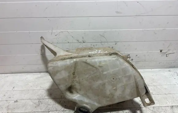 Toyota Previa (XR30, XR40) II Windshield washer fluid reservoir/tank 860142087