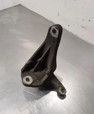 Ford Focus Engine mounting bracket 3m516p093ae