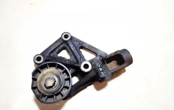 Chrysler Voyager Engine mounting bracket