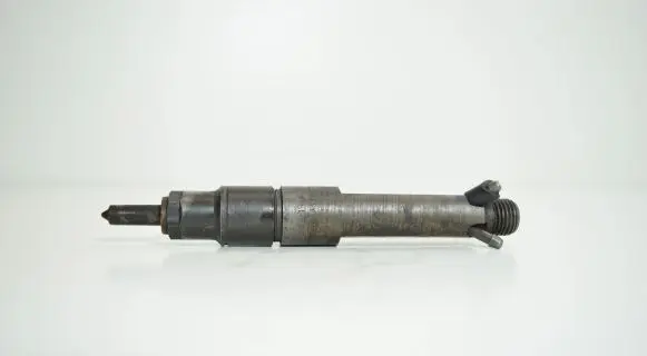 Audi A4 S4 B5 8D Fuel injector 028130201T