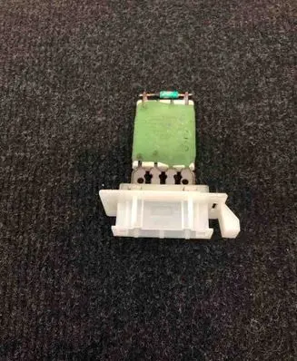 Volkswagen Touran I Heater blower motor/fan resistor