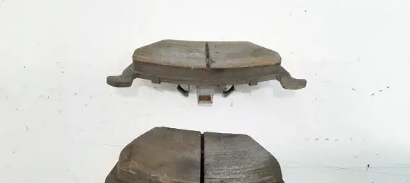 Volkswagen Golf IV Brake pads (front) 