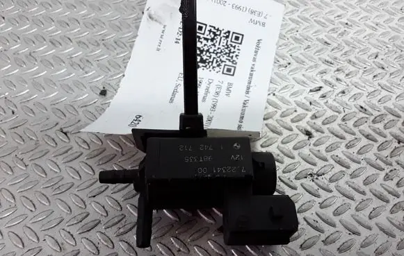 BMW 7 E38 Vacuum valve 1742712