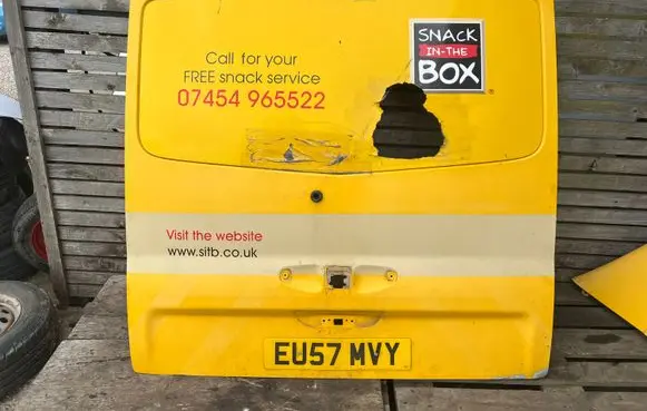 Opel Vivaro Tailgate/trunk/boot lid
