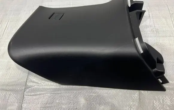 Land Rover Discovery 5 (D)pillar trim (top) 
