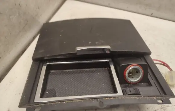 Volkswagen Touareg I Car ashtray 7L6863071E