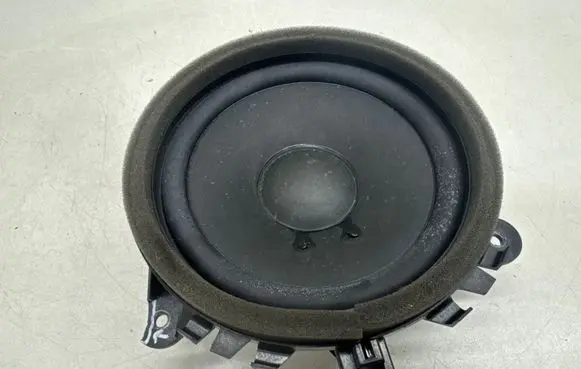 Volvo XC70 Rear door speaker 30657445