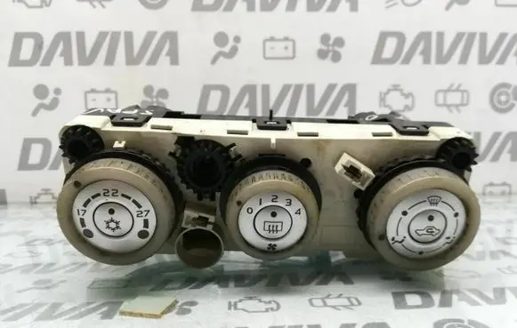 Mitsubishi Pajero Climate control unit 69660063 P7820A221-Y TMN08042421XA0