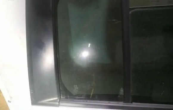 Mazda 5 Rear vent window glass 