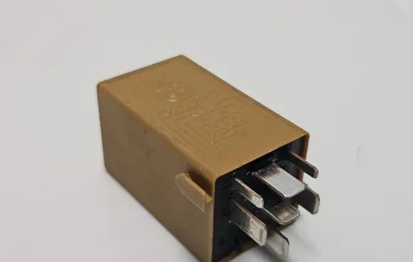 BMW 5 E60 E61 Window control relay 61368384505 V23141B3001315 3458