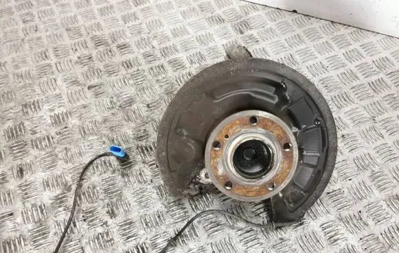 Mercedes-Benz B W246 W242 Rear wheel hub
