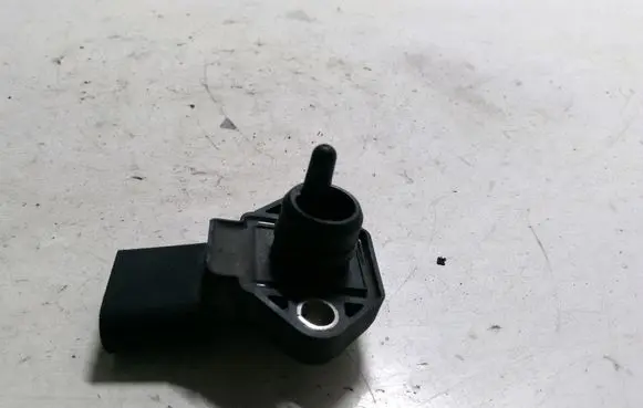 Audi A6 S6 C5 4B Air pressure sensor 038906051 0281002177