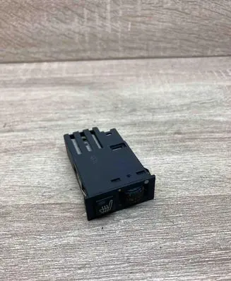 BMW 5 E39 Seat heating switch 8352259