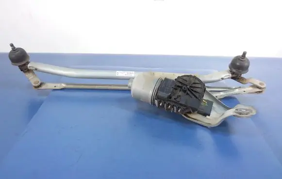 Dacia Sandero Front wiper linkage and motor 8200619512