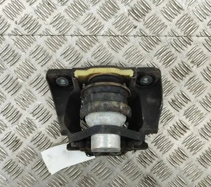 Volvo XC60 Engine mount bracket 31686885