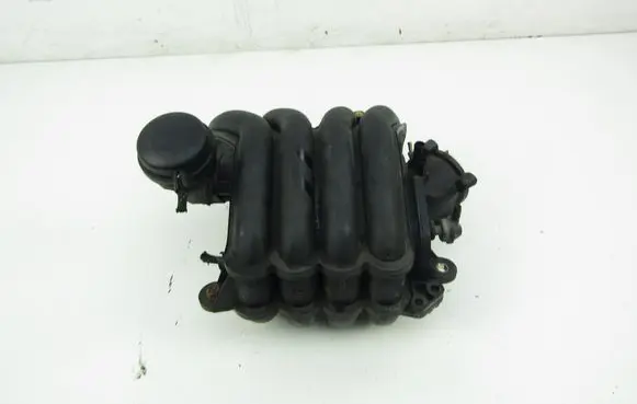 Volkswagen PASSAT B5.5 Intake manifold 06B133216AK