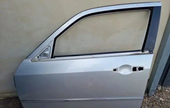 Chrysler 300 - 300C Front door