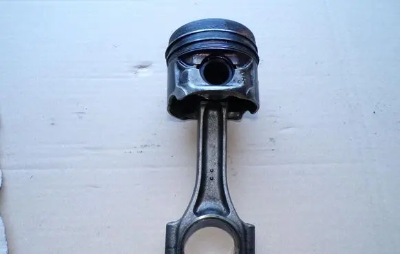 Mini One - Cooper F56 F55 Piston with connecting rod 858046204