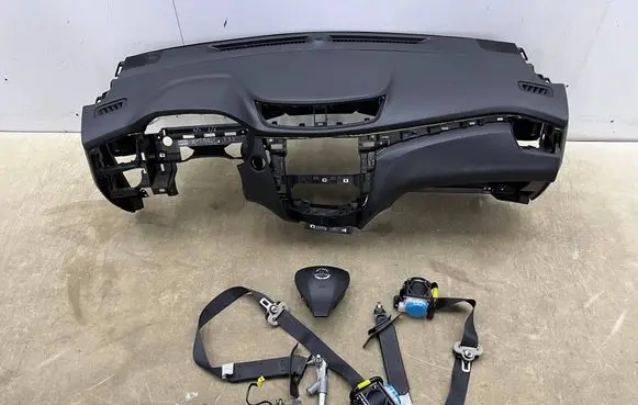 Nissan X-Trail T32 Dashboard 988204cg0a 25554-4ce0a