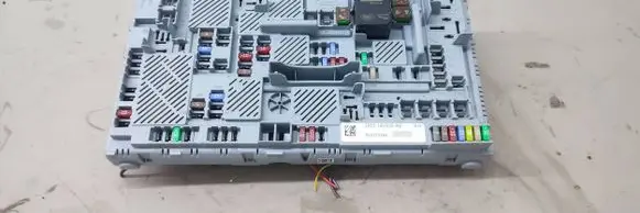 Jaguar XE Fuse module JX6314N030AB 0000000000 P00173184