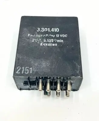 Mercedes-Benz SLC C107 Fuel pump relay A0015455305 0015455305