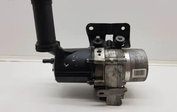 Citroen C4 I Power steering pump 9681545980