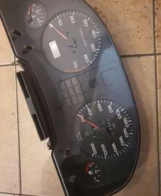 Audi 80 90 S2 B4 Speedometer (instrument cluster) 893919067 AU0001 44726