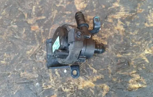 Ford Escape III Electric auxiliary coolant/water pump GV6118D473AC