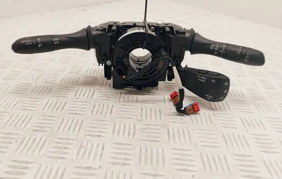 Renault Kadjar Wiper turn signal indicator stalk/switch 255545857R 255678341R
