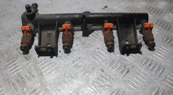 Peugeot Partner Fuel main line pipe F02869