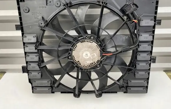 Porsche Cayenne (92A) Electric radiator cooling fan 7P0121203C