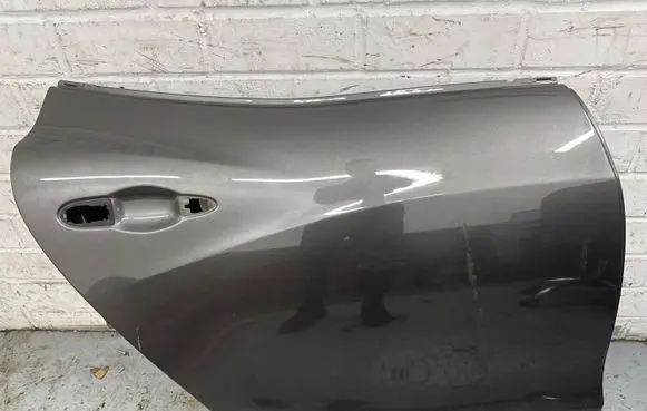 Maserati Ghibli Rear door