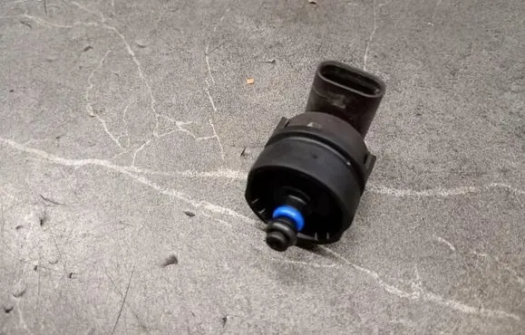 Mercedes-Benz C W205 Fuel pressure sensor a0009054006