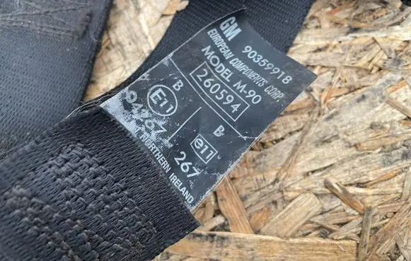 Opel Corsa B Middle seatbelt (rear) 90359918