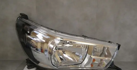 Toyota Hilux VIII Headlight/headlamp