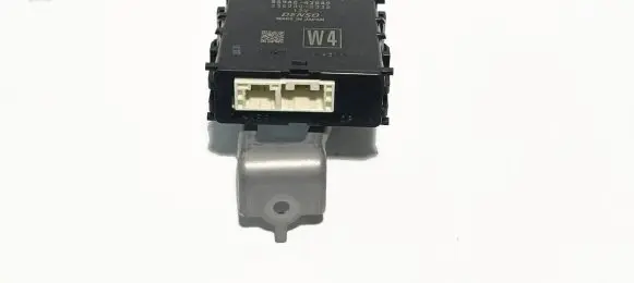 Toyota RAV 4 (XA50) Window wiper relay 8594042040 24350