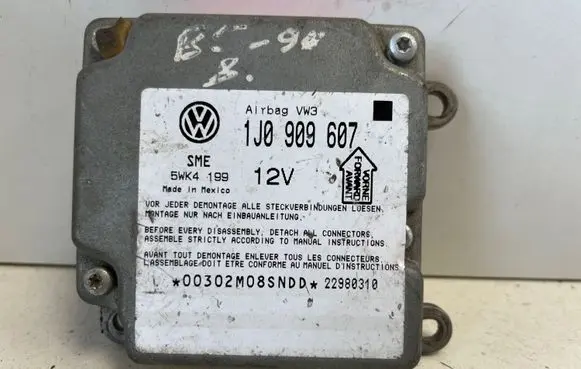 Volkswagen PASSAT B5 Airbag control unit/module 1J0909607