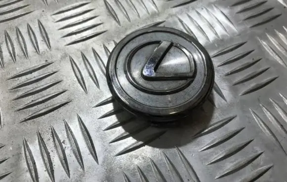 Lexus RX 300 Original wheel cap 2589b