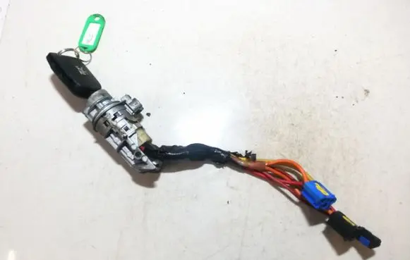 Peugeot 607 Ignition lock N0500109