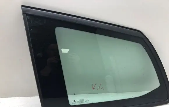 Citroen C4 Grand Picasso Rear side window