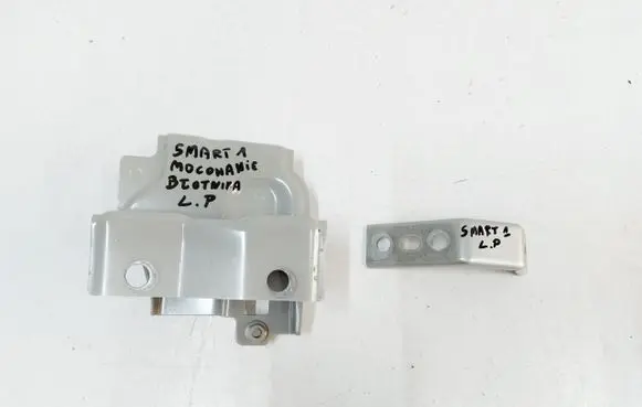 Smart #1 Fender mounting bracket 8891545313