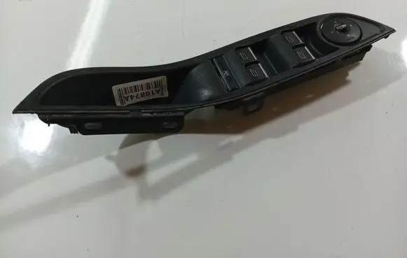 Ford Focus Electric window control switch AM5T14A132AA