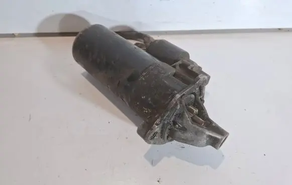 Audi A4 S4 B5 8D Starter motor 1005821478