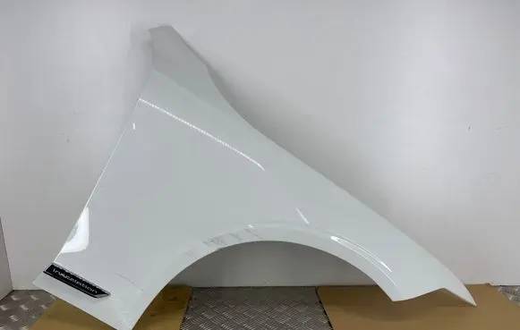Volvo S90, V90 Fender