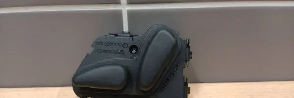 Mercedes-Benz C W203 Seat control switch 2108213851 03463815
