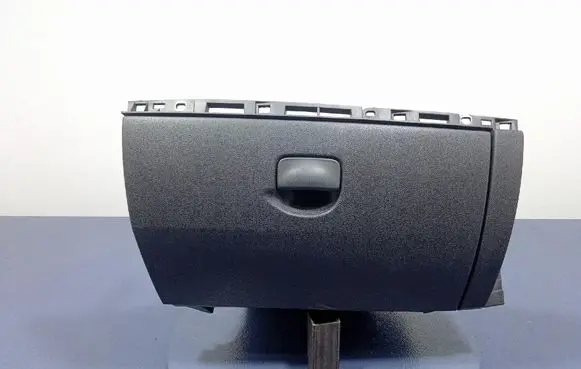 Renault Clio III Glove box 8200475692