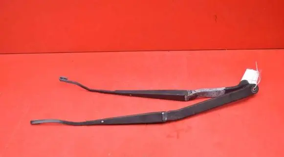 Mitsubishi Outlander Front wiper blade arm