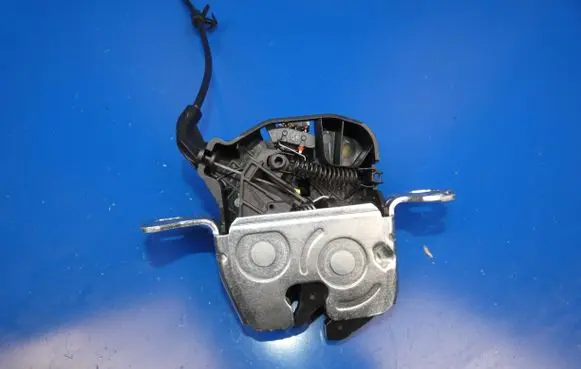 Mercedes-Benz C W205 Seat back rest lock catch 