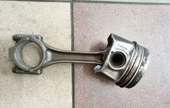 Volkswagen PASSAT B7 Piston with connecting rod 03LA03LJVW