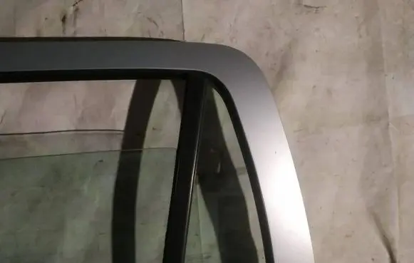 Opel Astra G Rear vent window glass 